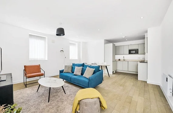Flat Bellingham Road in Greater London