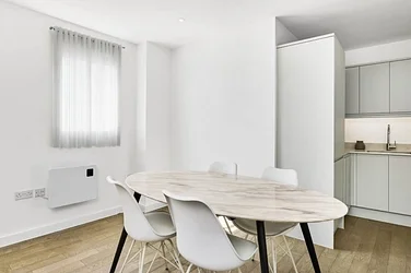 Flat Bellingham Road in Greater London