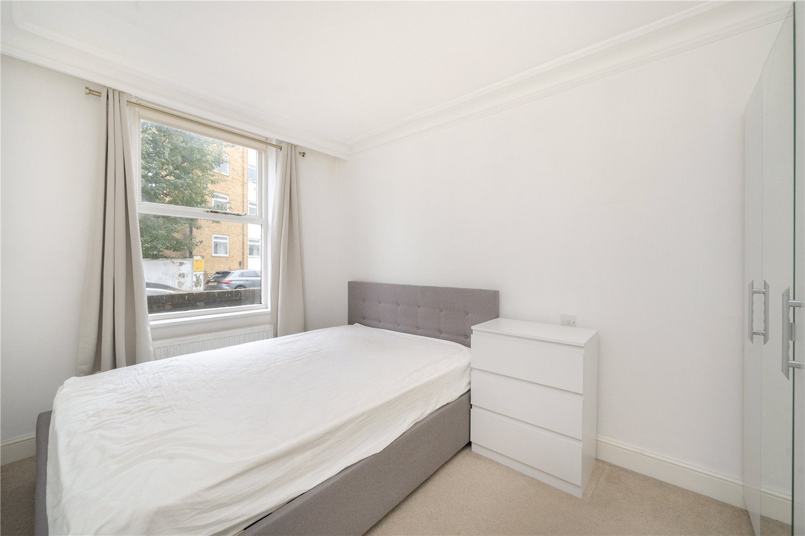 Flat Milson Road in Greater London