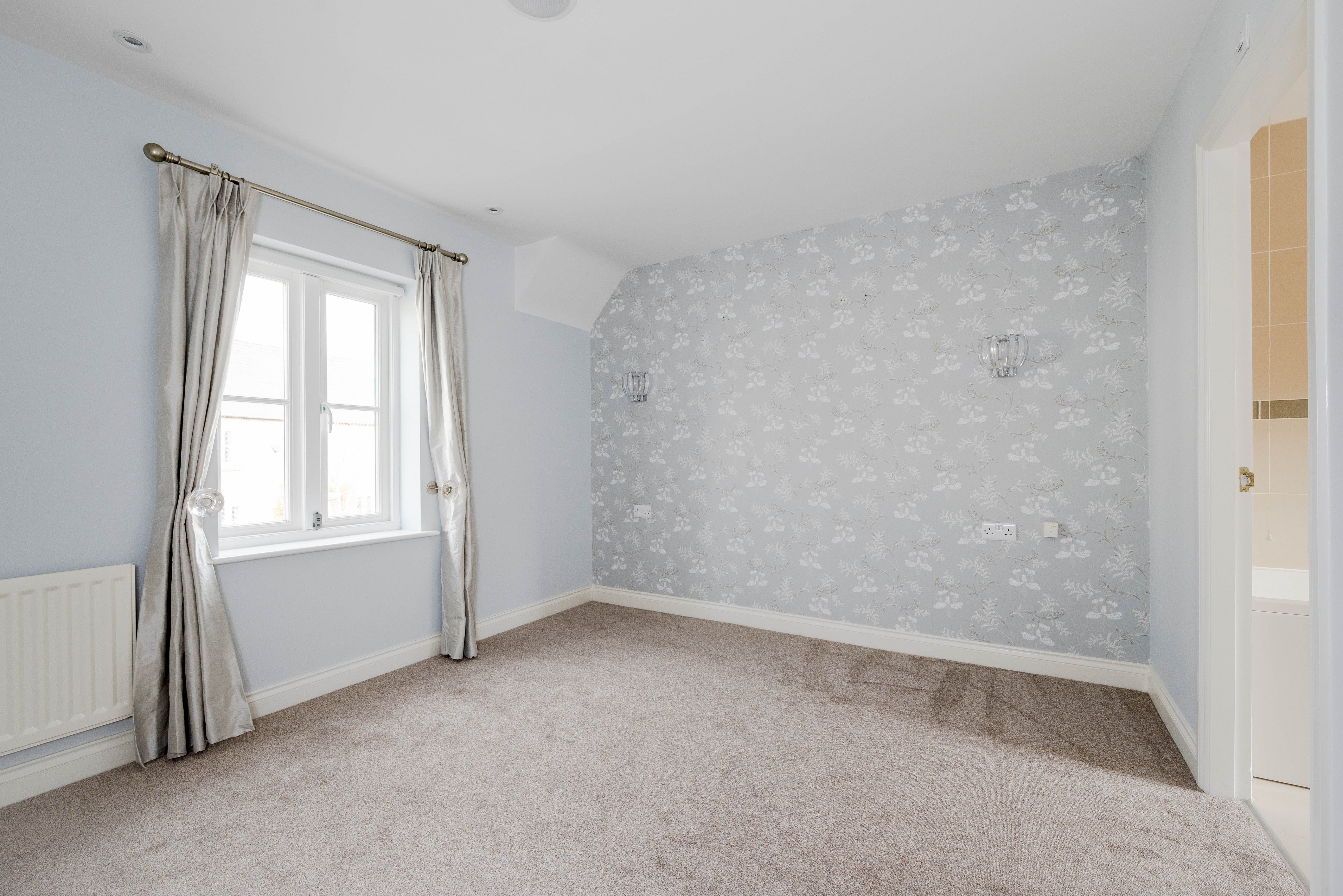 House Beceshore Close in Cotswold District