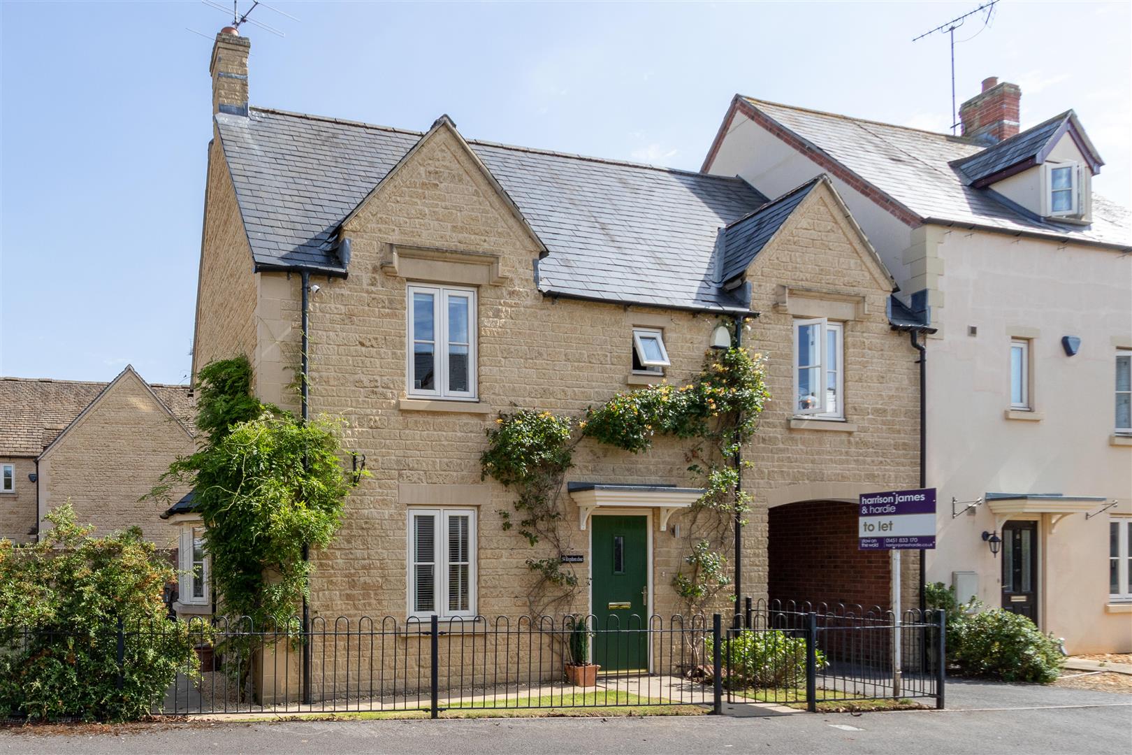 House Beceshore Close in Cotswold District