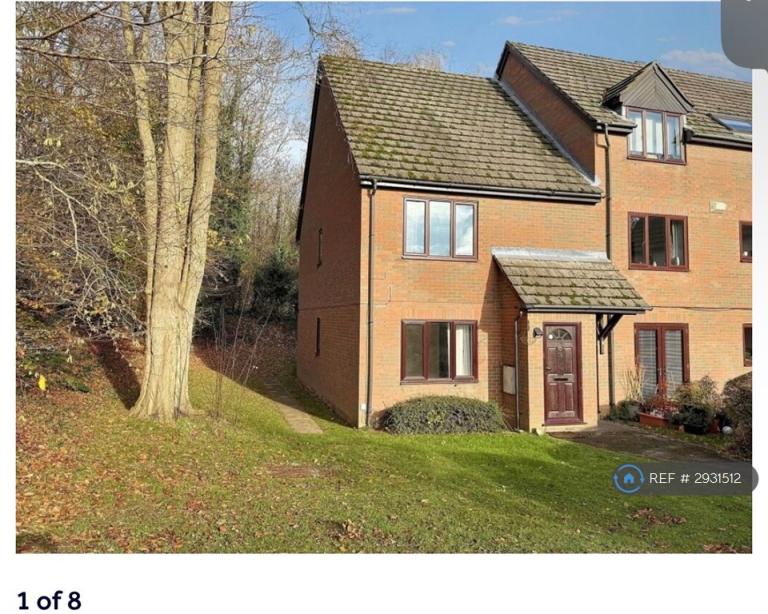 Flat Windrush Court in High Wycombe Community Board