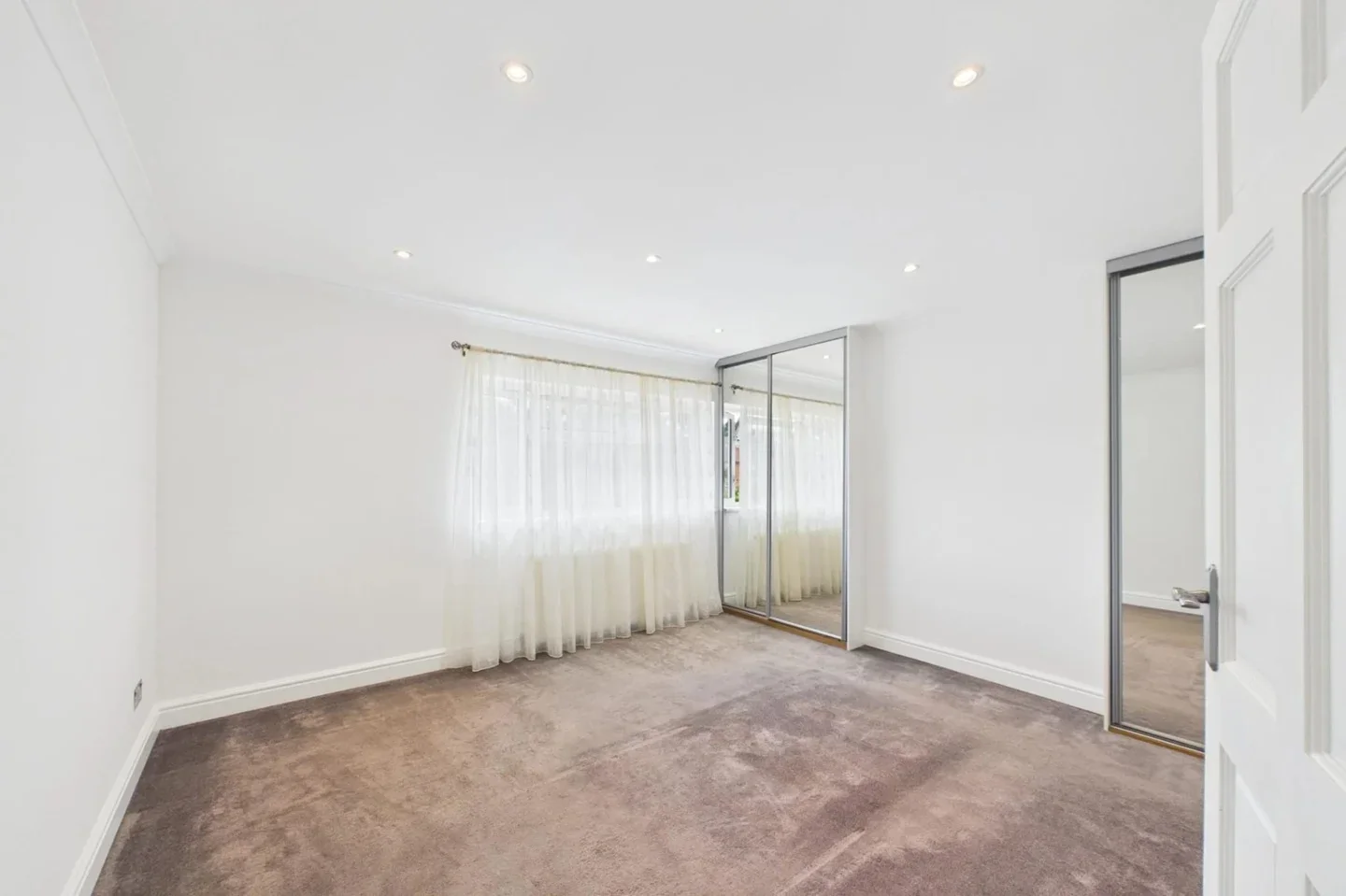 Flat Turners Hill in Dacorum