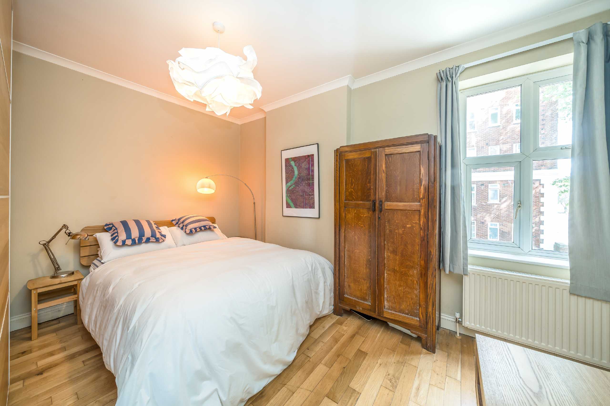 Flat Sudbourne Road in Greater London