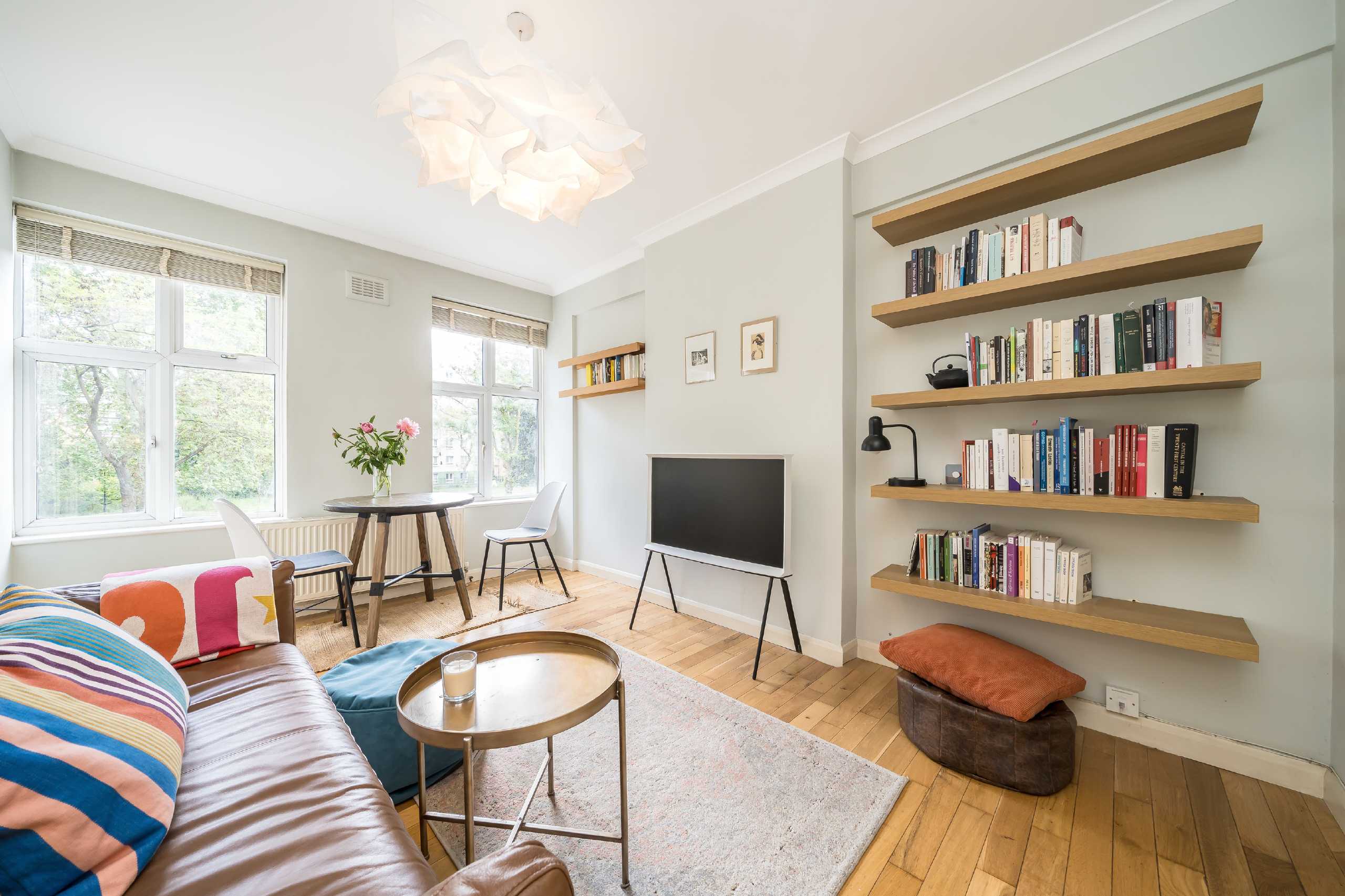 Flat Sudbourne Road in Greater London