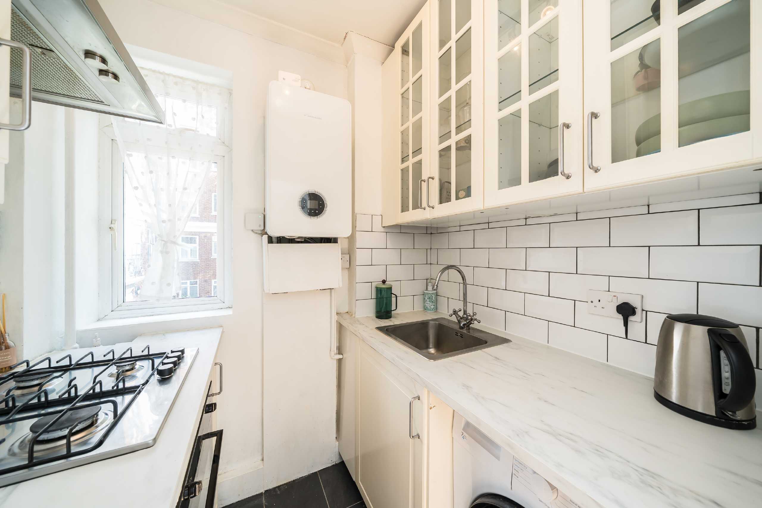 Flat Sudbourne Road in Greater London