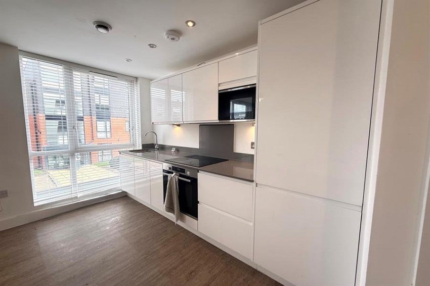 Flat Ashfield Road in Trafford
