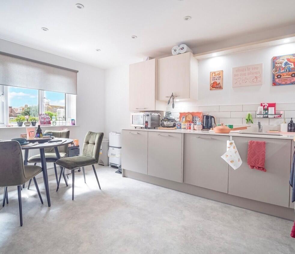 Flat Damers Road in Dorchester