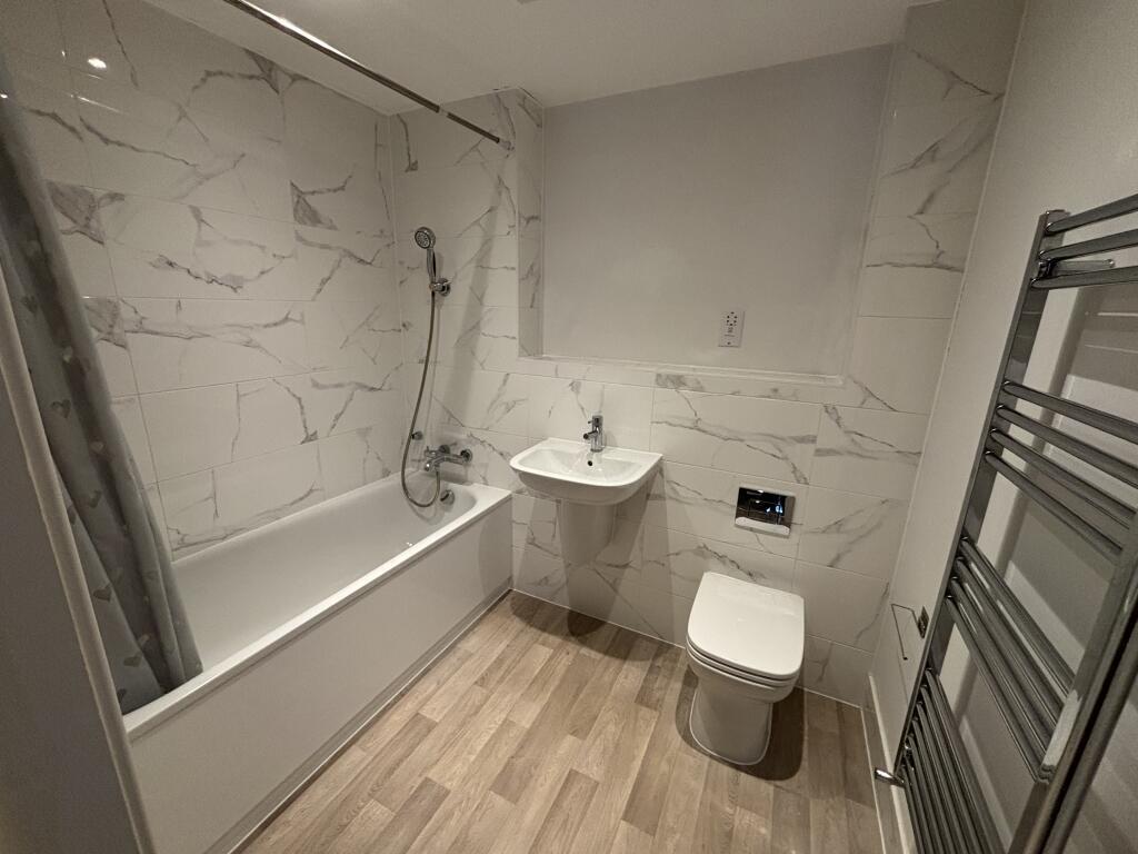 Flat Damers Road in Dorchester