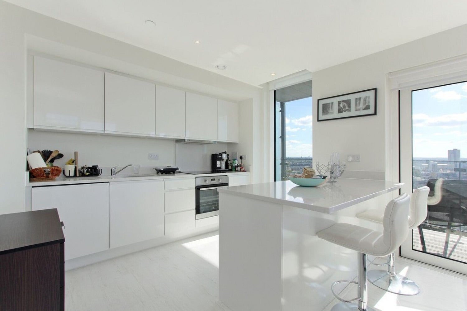 Flat Enterprise Way in Greater London