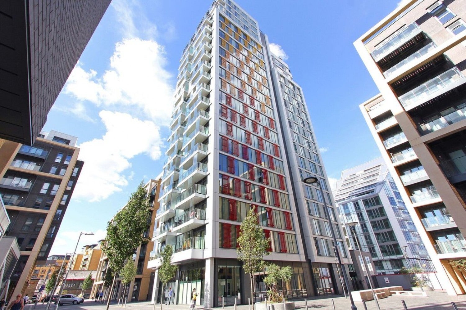 Flat Enterprise Way in Greater London