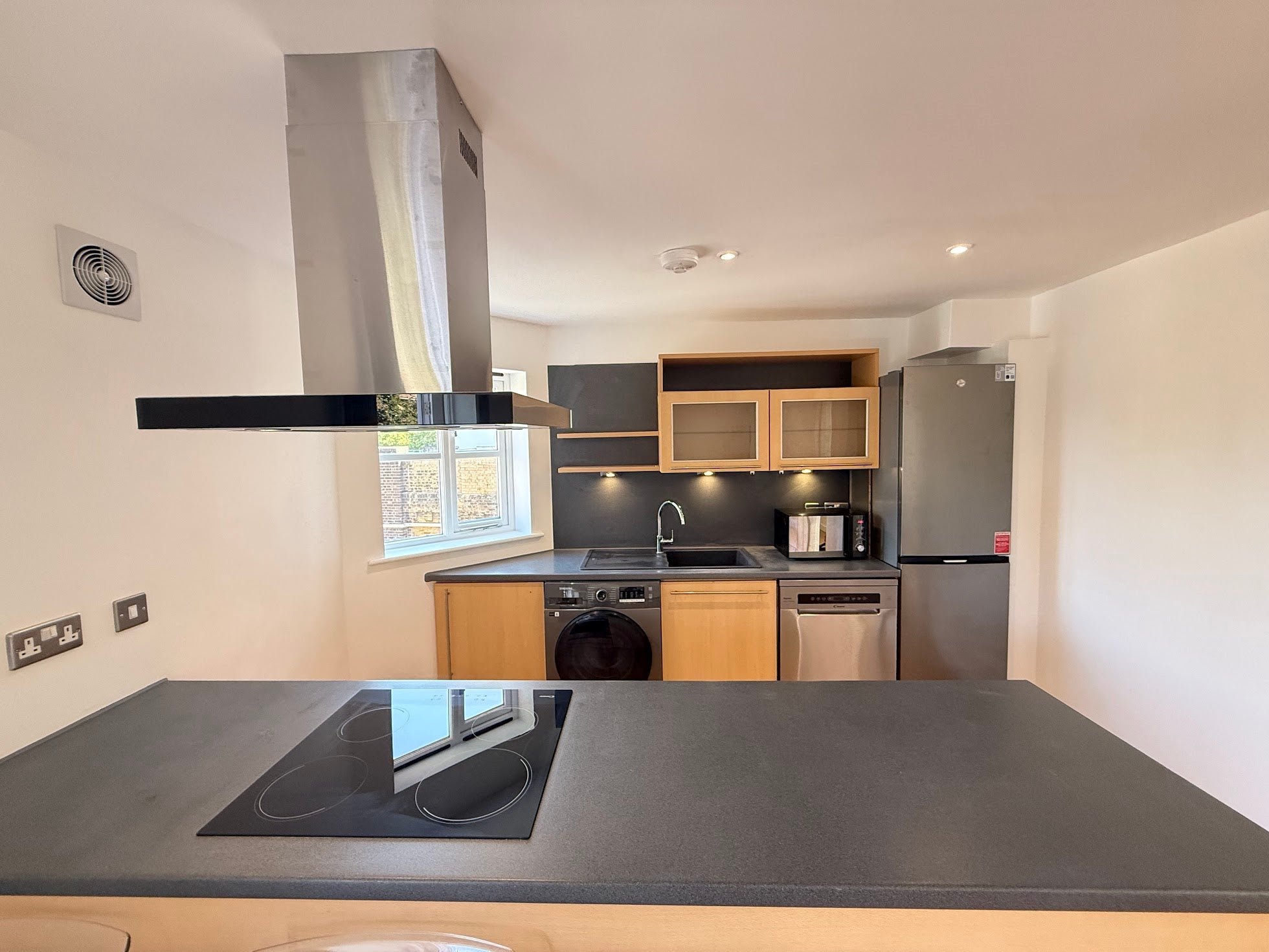 Flat Bethwin Road in Greater London