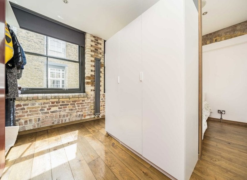 Flat Dingley Place in Greater London