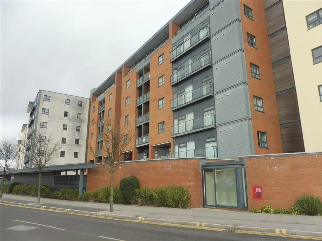 Flat King's Road in Swansea