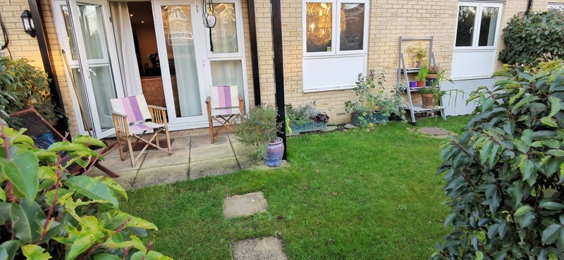 Room Elms Crescent in Greater London