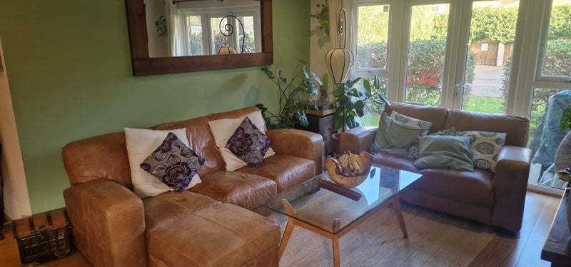 Room Elms Crescent in Greater London