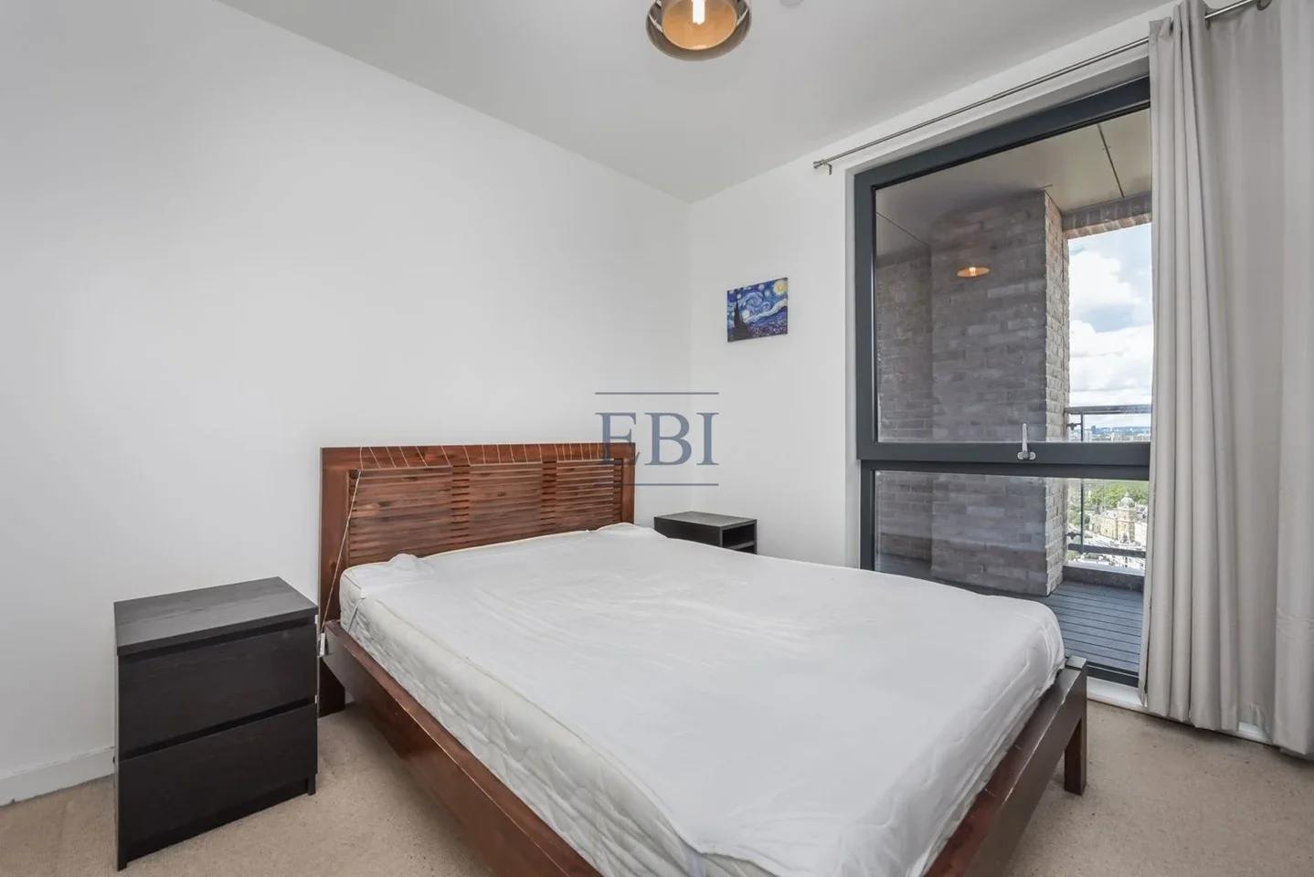 Flat Williamsburg Plaza in Greater London