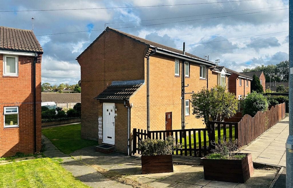 Flat Definitive Footpath PUDSEY 29* in Leeds