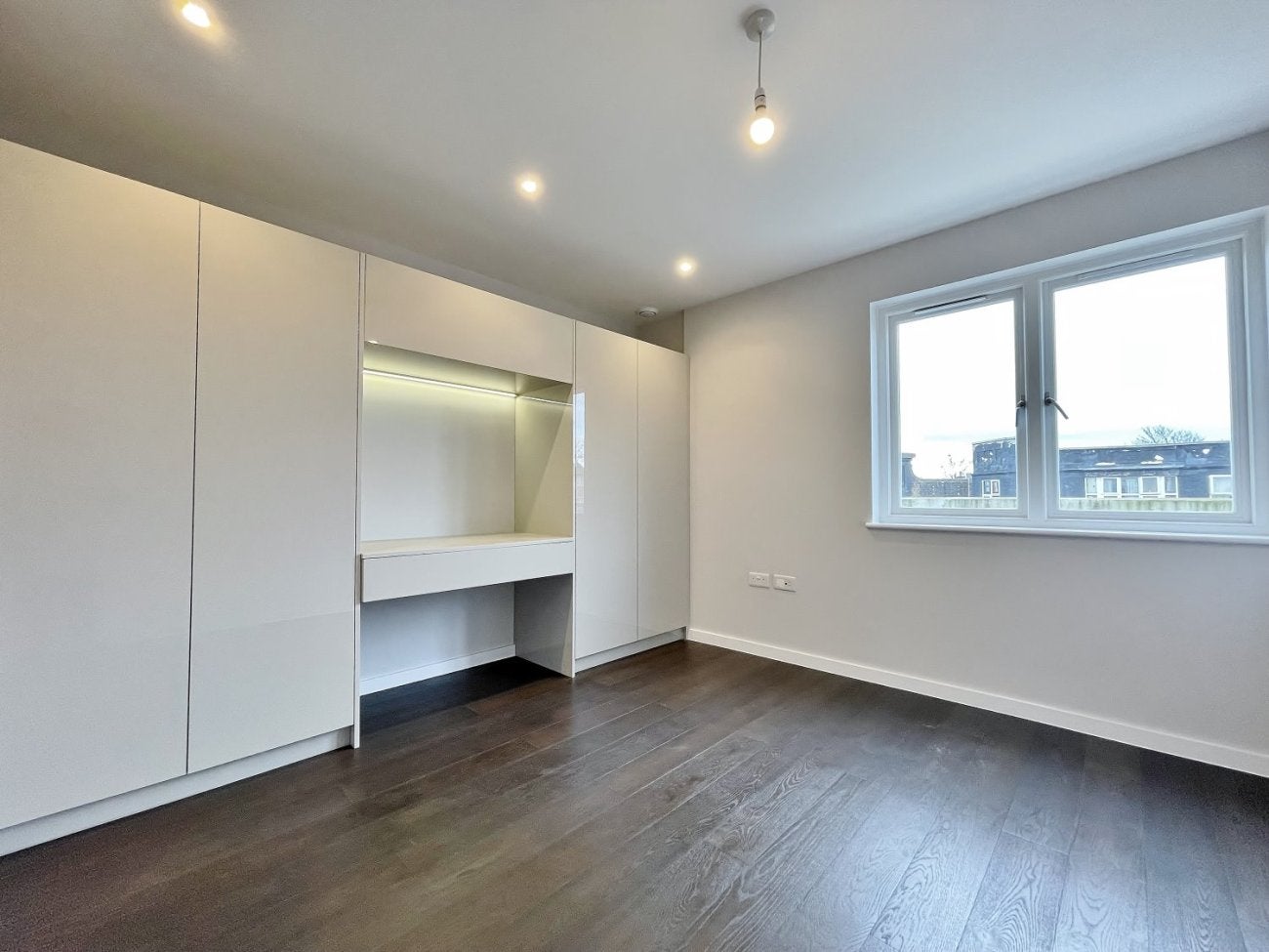 Flat Golders Green Road in Greater London