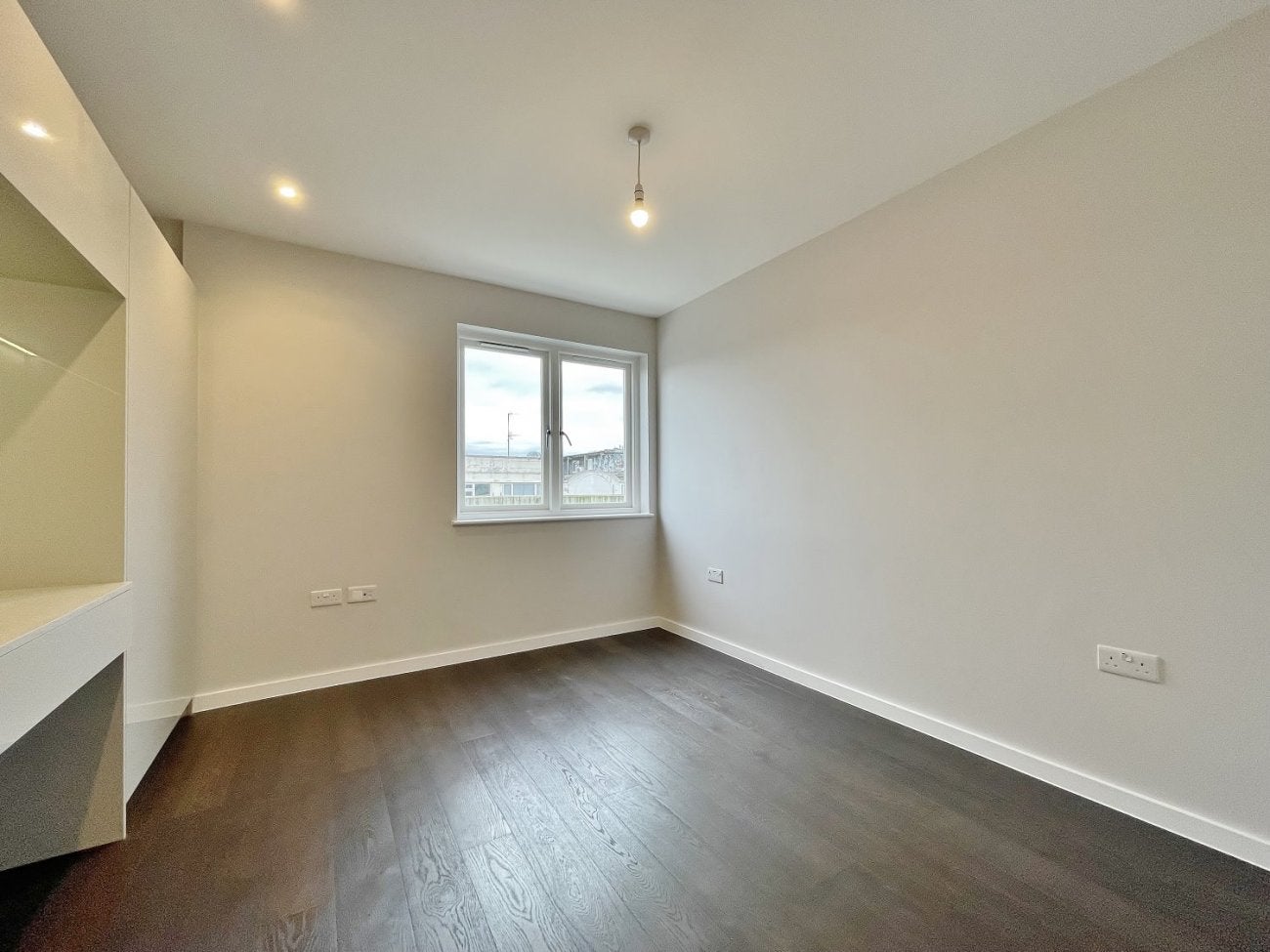 Flat Golders Green Road in Greater London