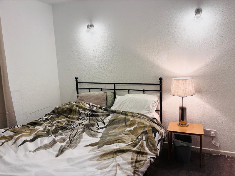 Room Demesne Road in Manchester