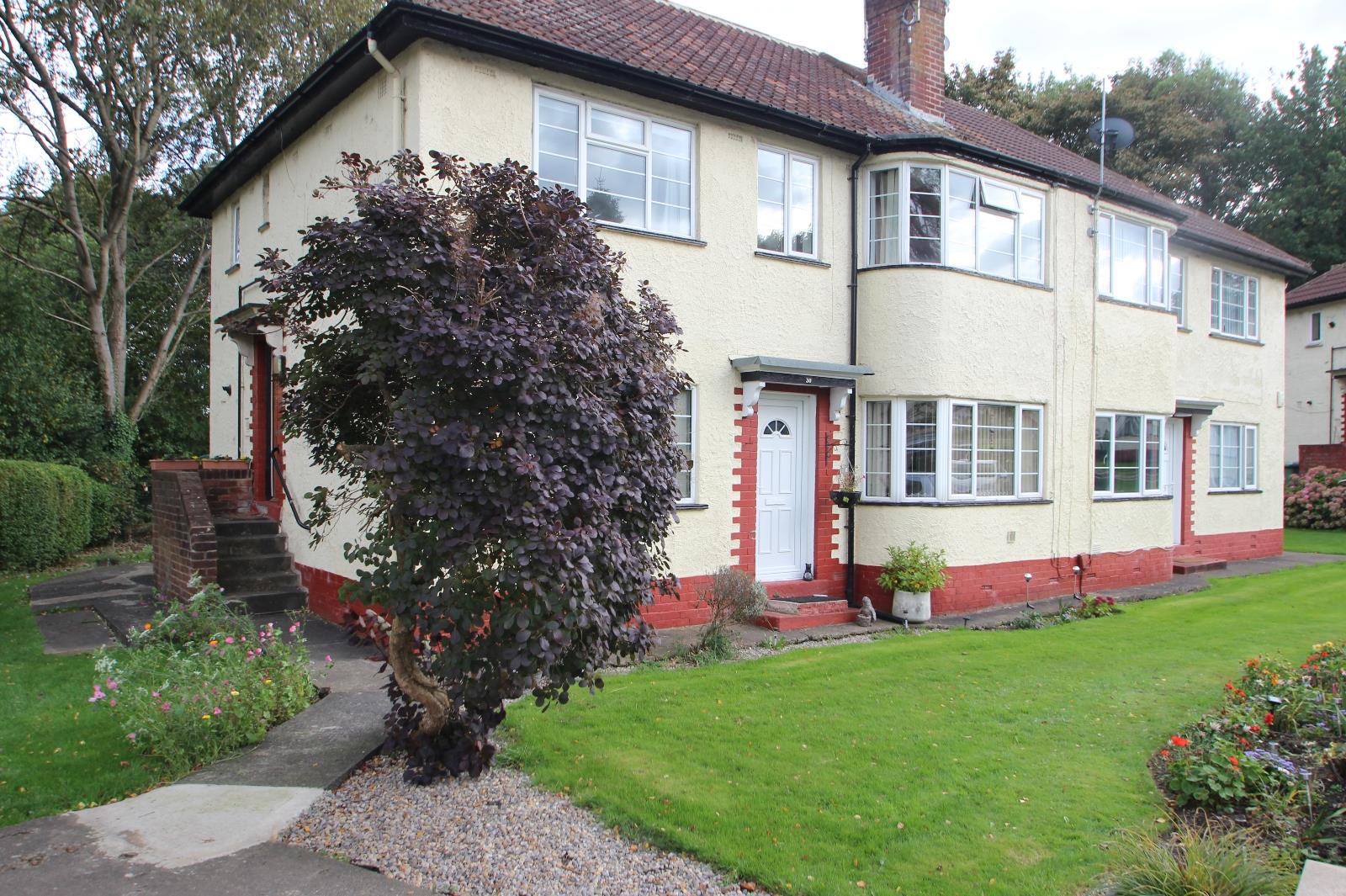 Flat Sandringham Crescent in Leeds