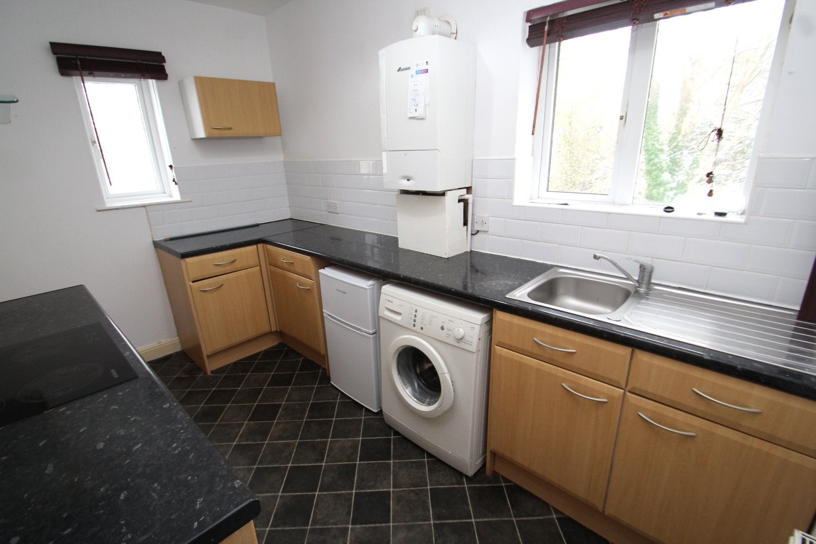 Flat Sandringham Crescent in Leeds