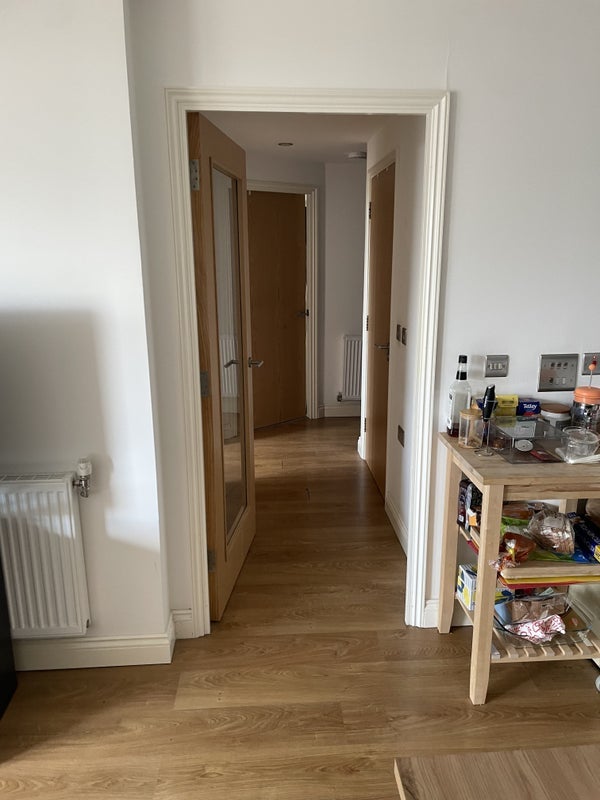 Room Campbell Road in Greater London
