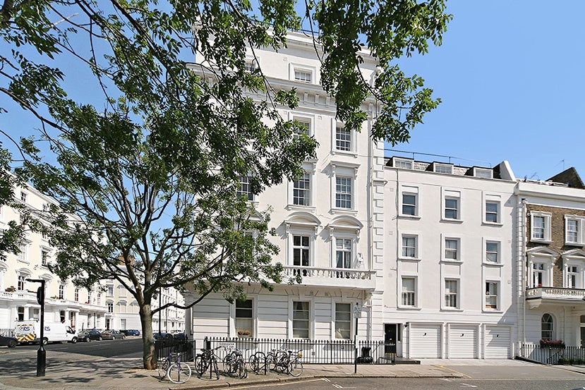 Flat St George's Drive in City of Westminster