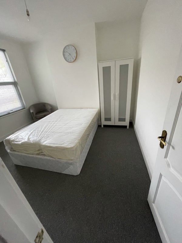 Room Westbourne Road in Bristol