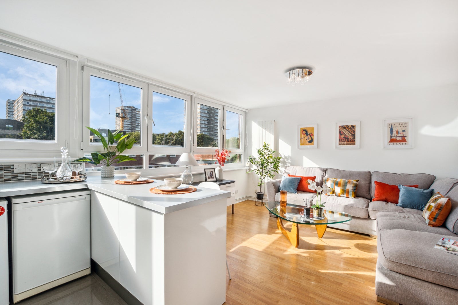 Flat Westbridge Road in Greater London