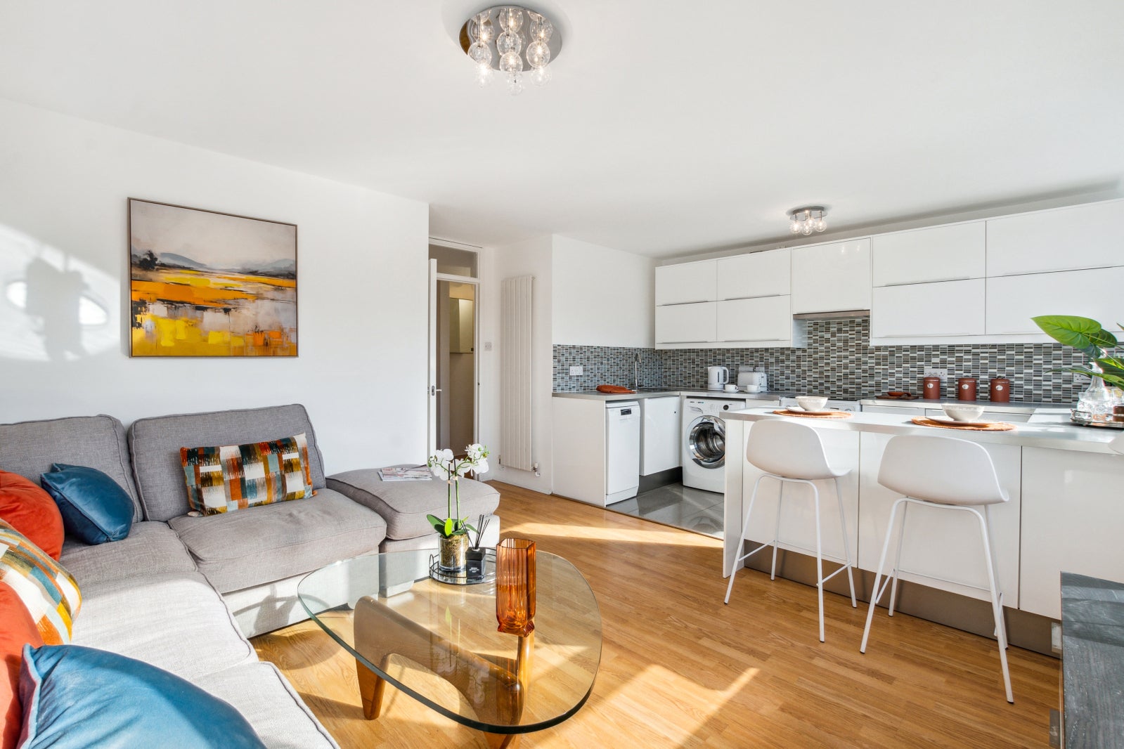 Flat Westbridge Road in Greater London