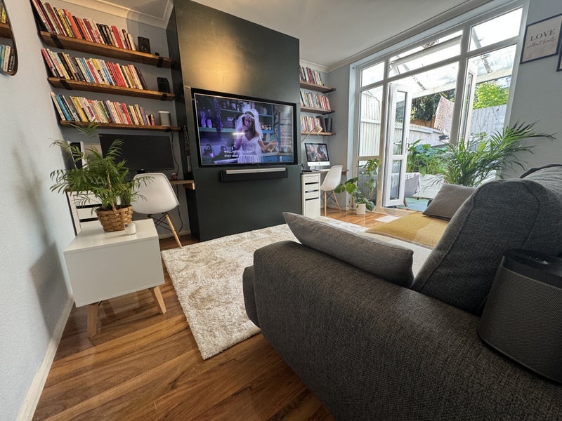 Room Cranleigh Close in Greater London