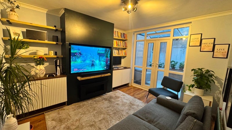 Room Cranleigh Close in Greater London