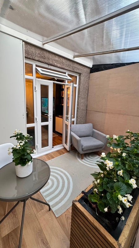 Room Cranleigh Close in Greater London