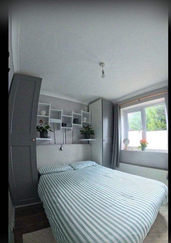 Room Cranleigh Close in Greater London