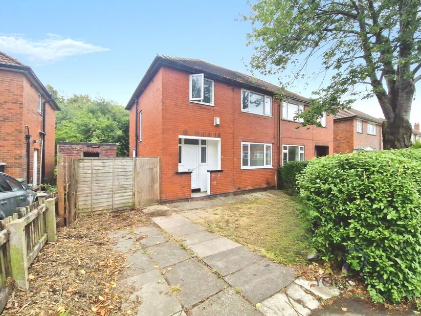 House Westland Avenue in Farnworth