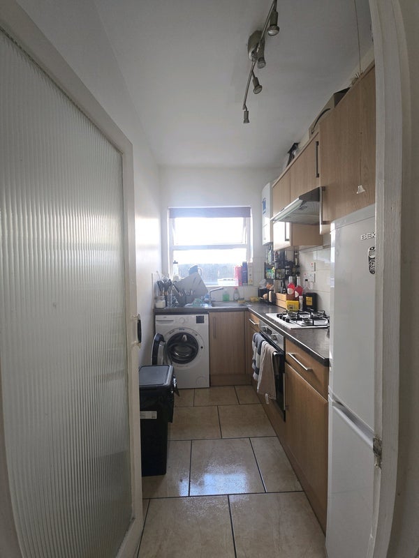 Room Galloway Road in Greater London