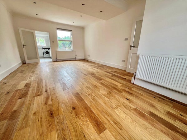 Flat Pymmes Road in London