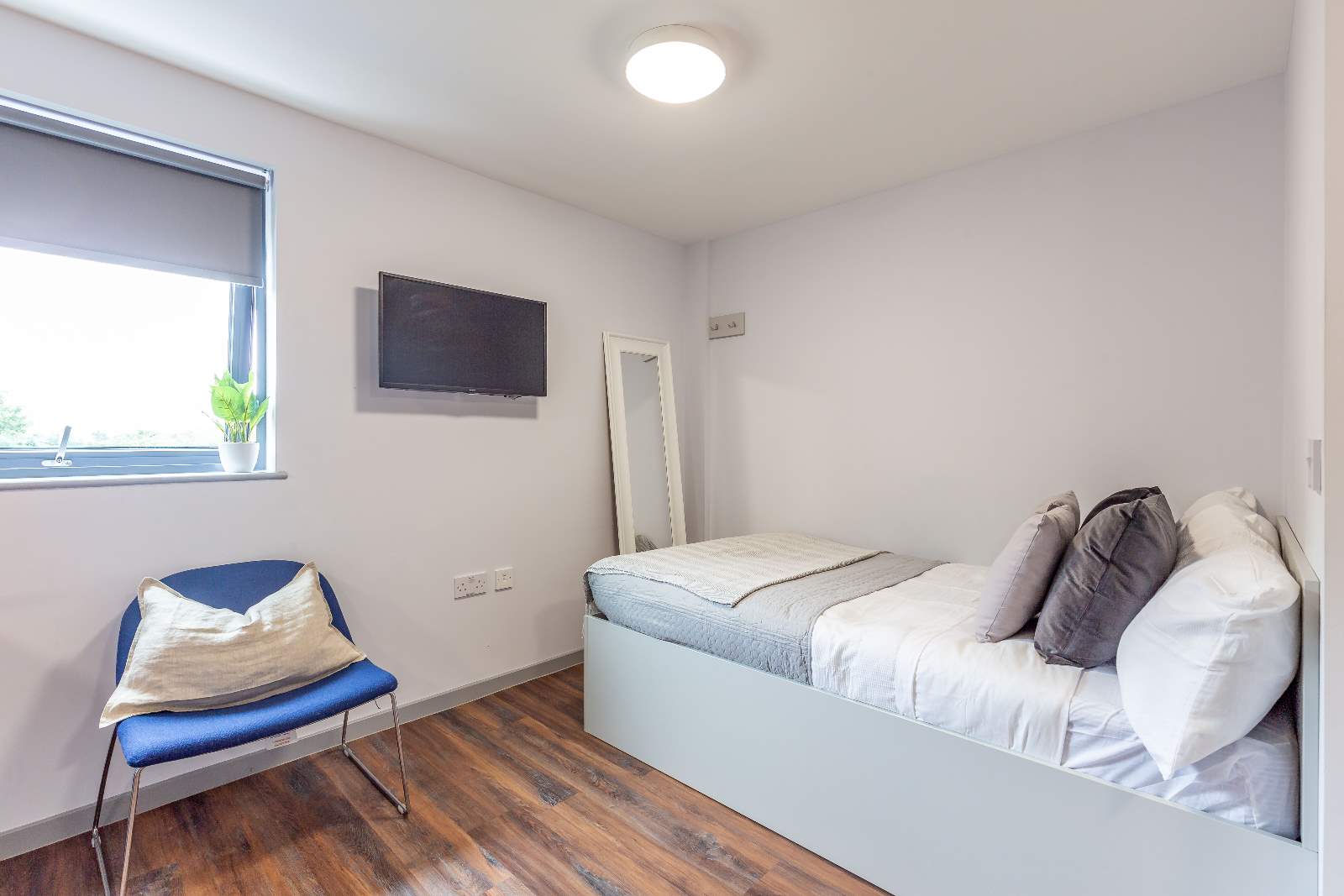 Room Portland Road in Newcastle upon Tyne