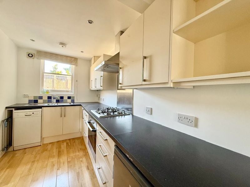 Flat Hoxton Street in Greater London