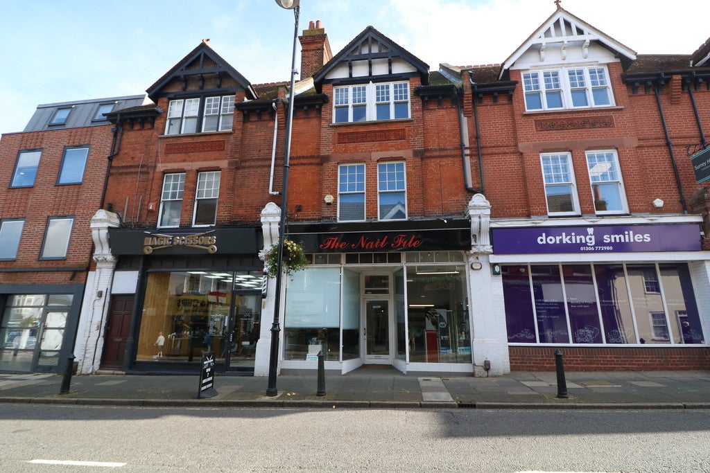 Flat High Street in Mole Valley