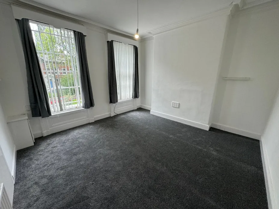Flat Little Parkfield Road in Liverpool