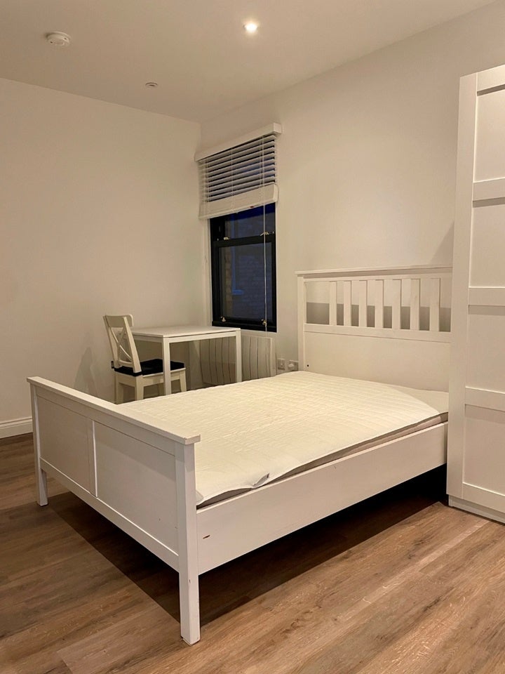 Flat Friern Park in Greater London