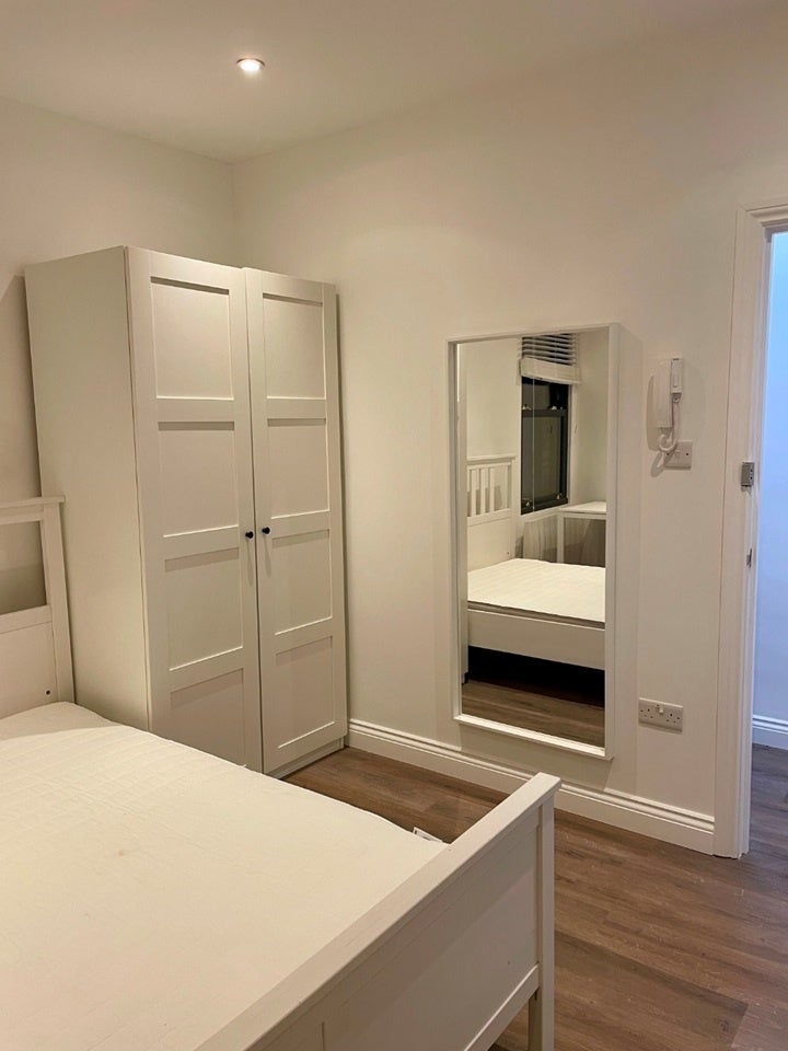 Flat Friern Park in Greater London