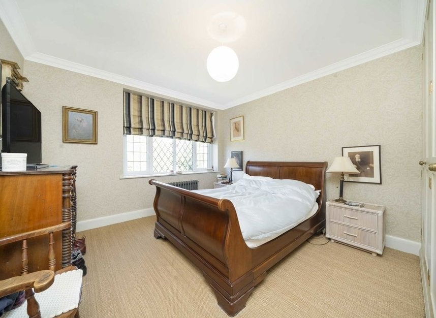 Flat Finchley Road in Greater London