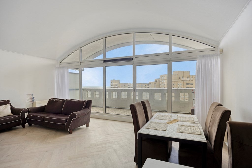 Flat Palaceplein 135 in Den Haag