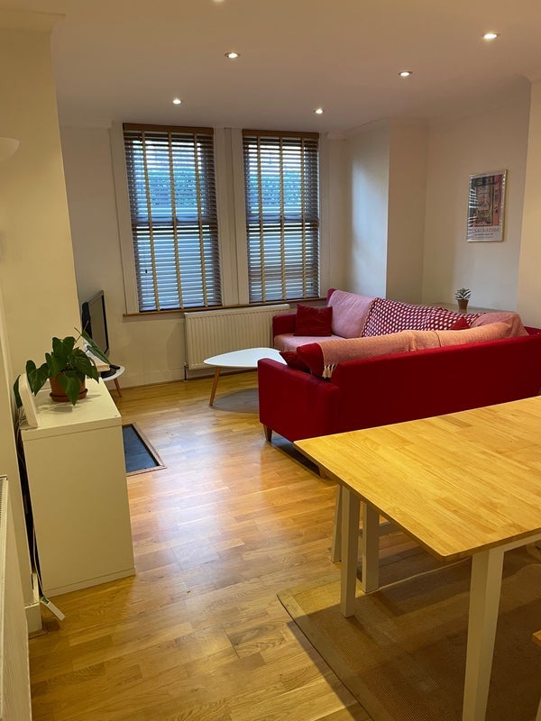 Flat Lyham Road in Greater London