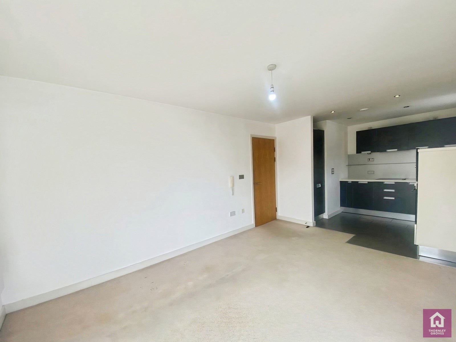 Flat Hornbeam Way in Manchester