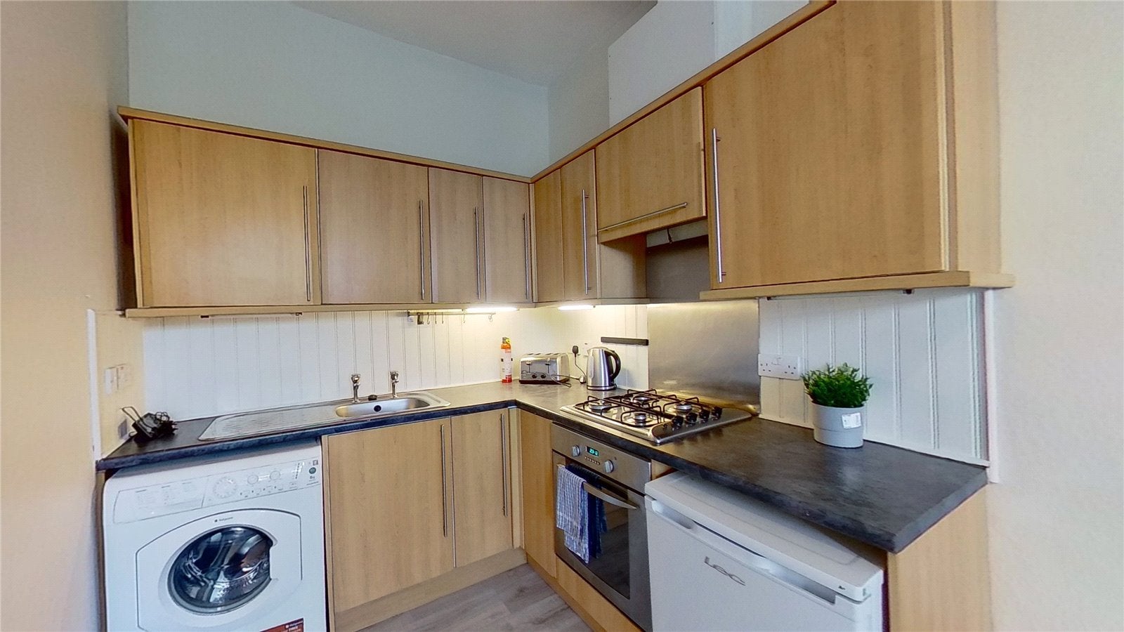 Flat Broughton Road in City of Edinburgh